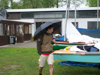 zum Glck ein SCHWARZER Schirm