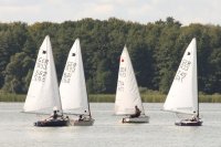 Vier OK-Jollen bei sehr wenig Wind