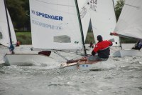 Jollen kmpfen mit dem Wind