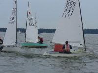 Noch ne OK Jolle an der ersten Wendemarke