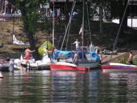 Segler warten auf den Slip