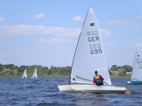 OK-Jollen bei Mittelwind