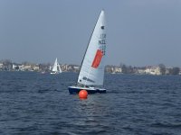 Eine Jolle auf dem Berliner Mggelsee